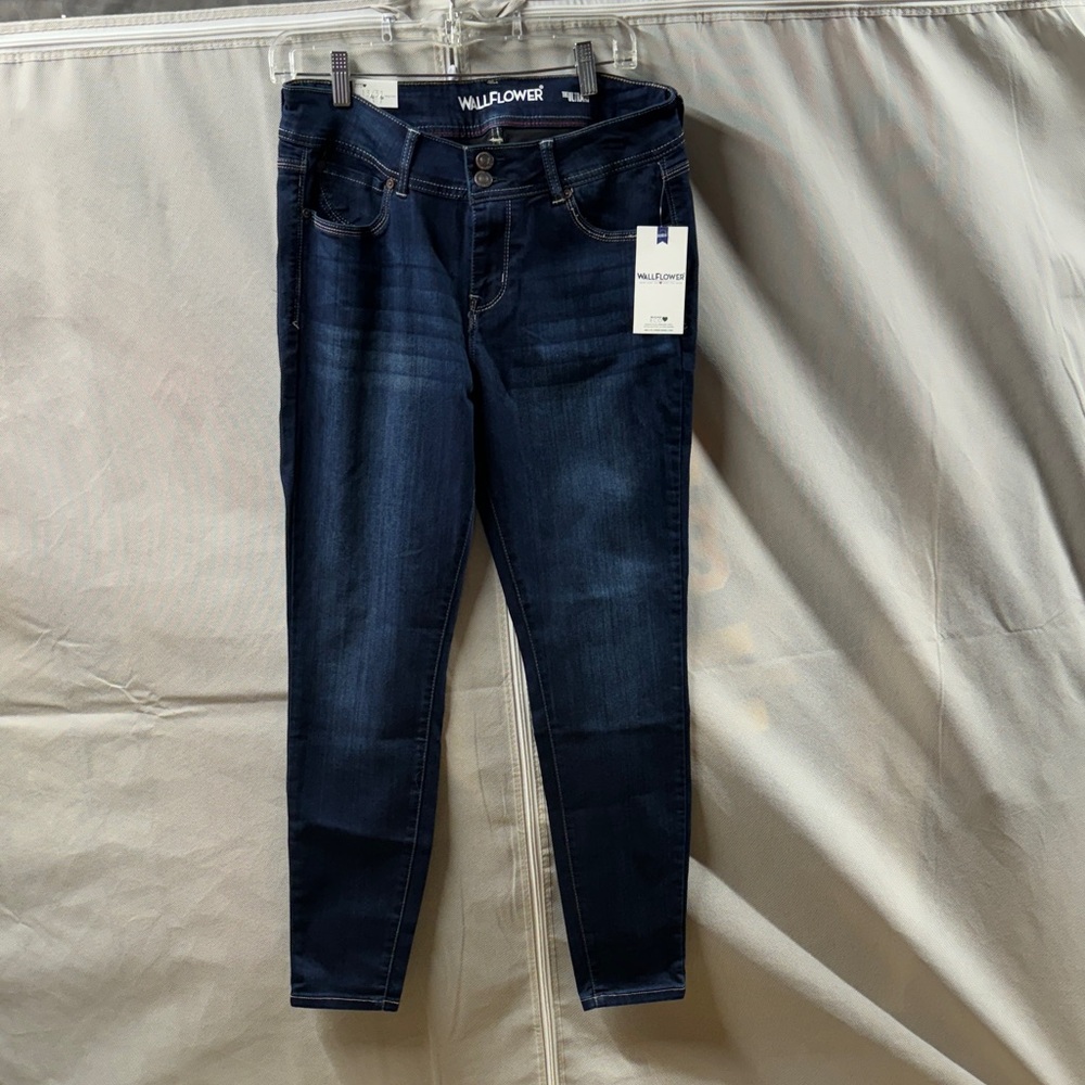 Wallflower Women's Deep Indigo Skinny Jeans